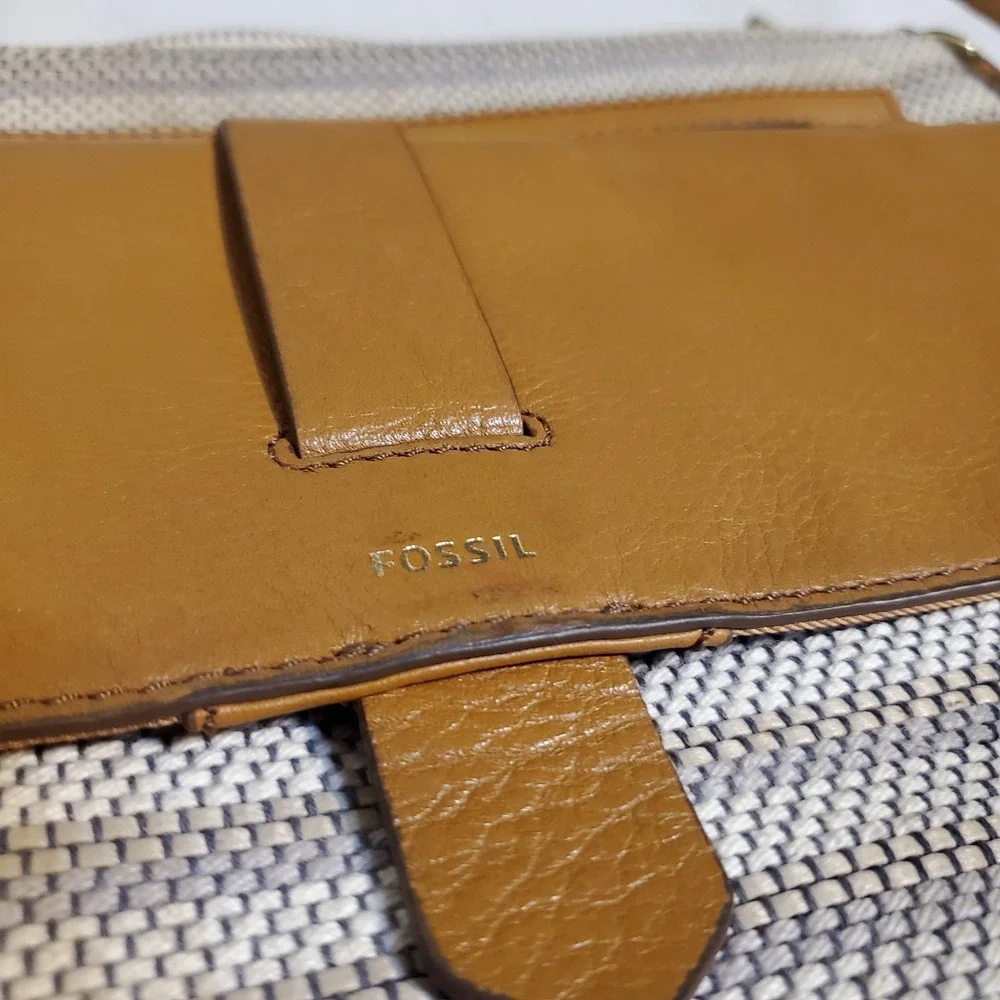 Fossil Women's Kinley Crossbody Tan‎ Bag Leather & Canvas Med Adj Strap